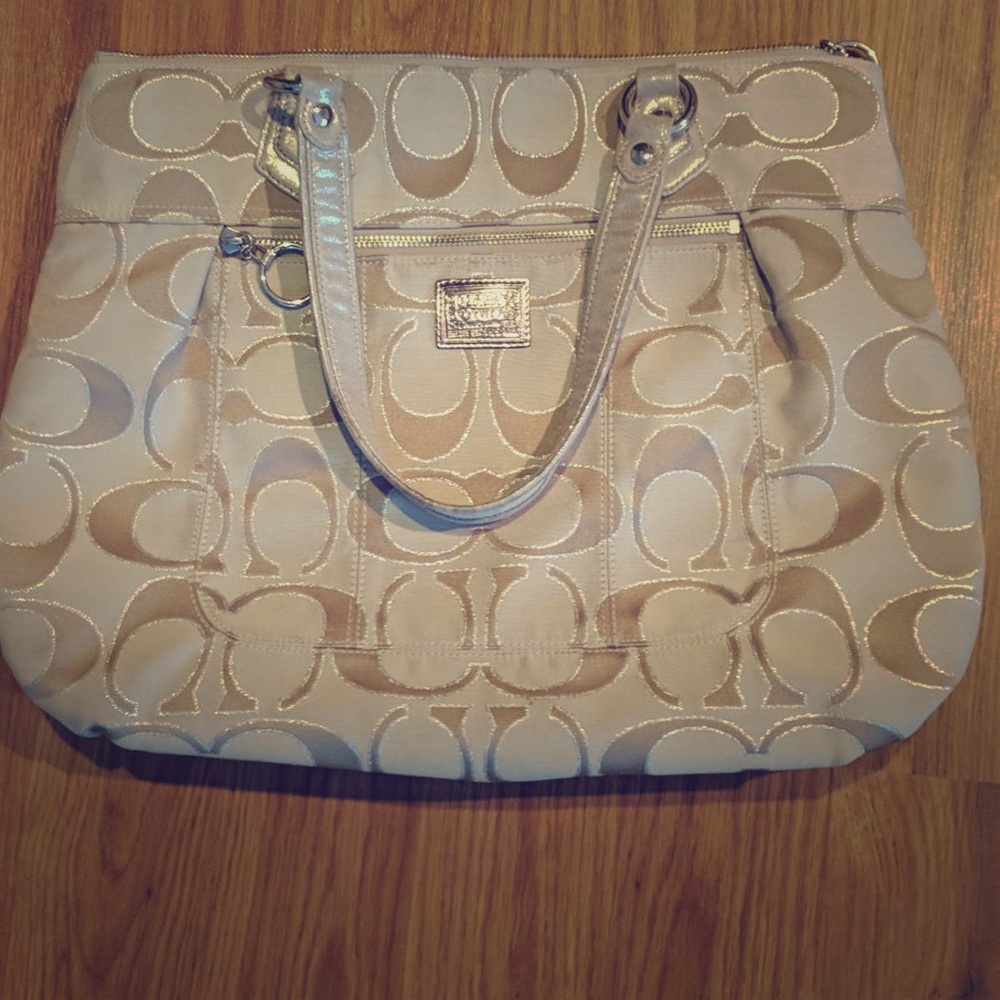 Authentic Coach,great condition,great for summer!